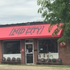 Lunch or Midnight Munchies: Mid City Grill Feeds Daytime Strollers and Night Owls